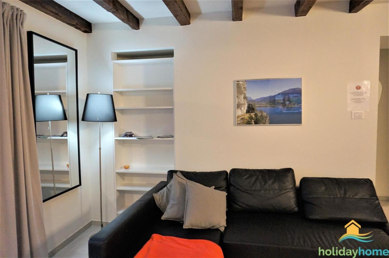 Apartament Fabrizia Apartment ริวาเดลการ์ดา ภายนอก รูปภาพ