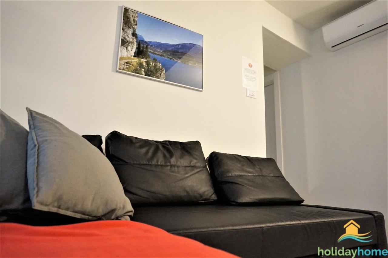 Apartament Fabrizia Apartment ริวาเดลการ์ดา ภายนอก รูปภาพ