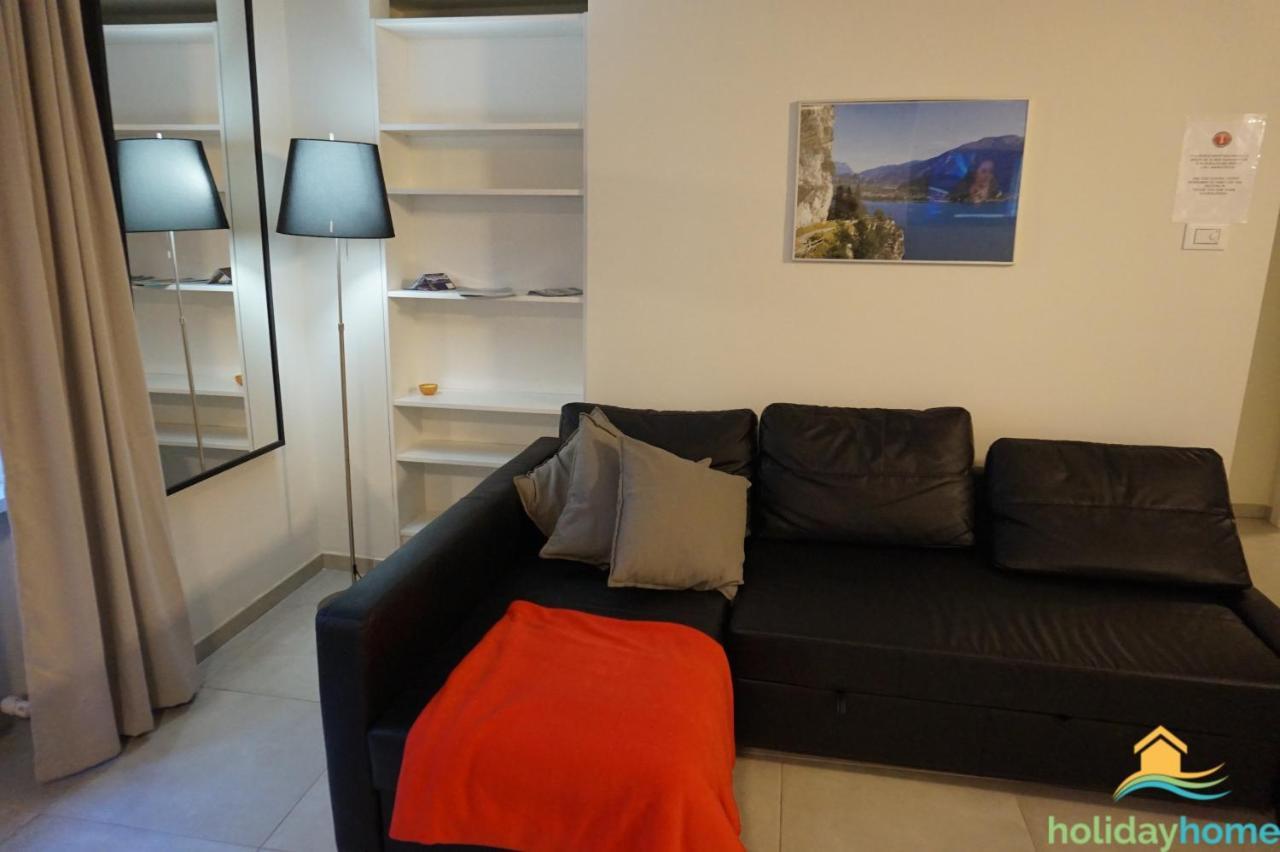 Apartament Fabrizia Apartment ริวาเดลการ์ดา ภายนอก รูปภาพ